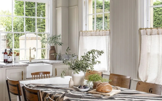 Cotswold House