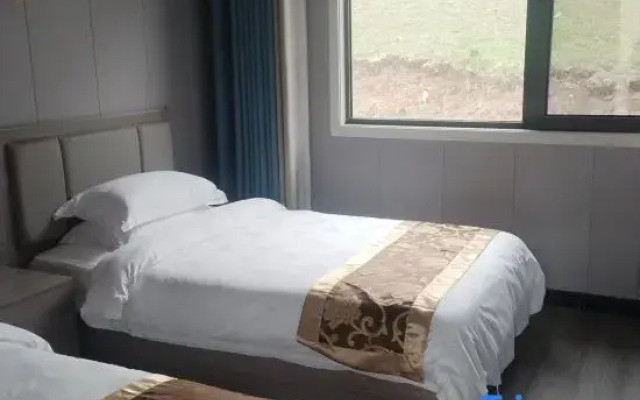 Long County Liangqi Shiguang Homestay (Guanshan Grassland Scenic Area)
