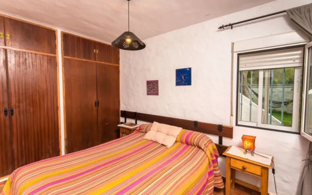 Zahora 101280 2 Bedroom Apartment By Mo Rentals