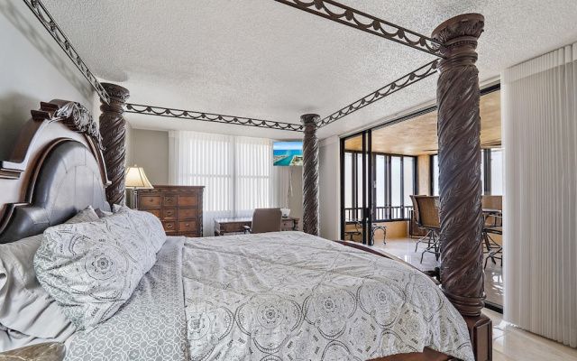 Siesta Pearl 2 Bedroom Condo