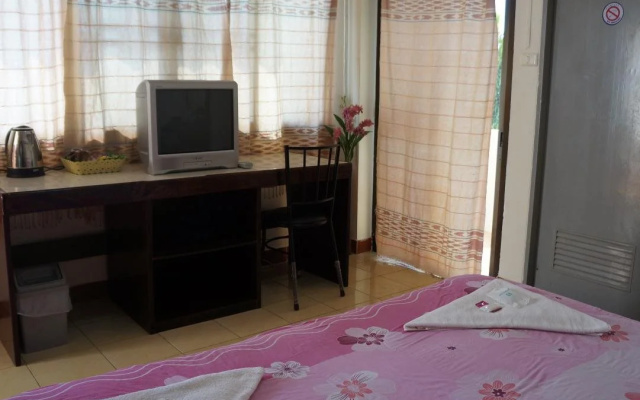 Phuttipong Apartment