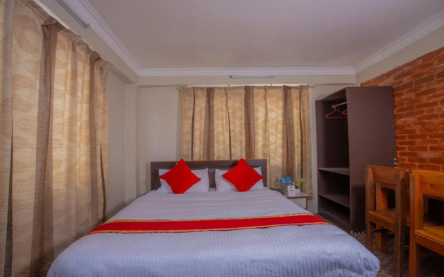 Oyo 300 Farm House Resort