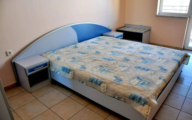 La Playa Apartments