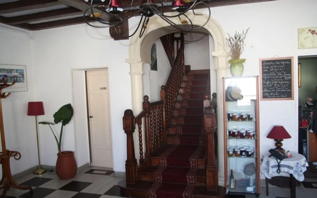 Hôtel Le Grillon
