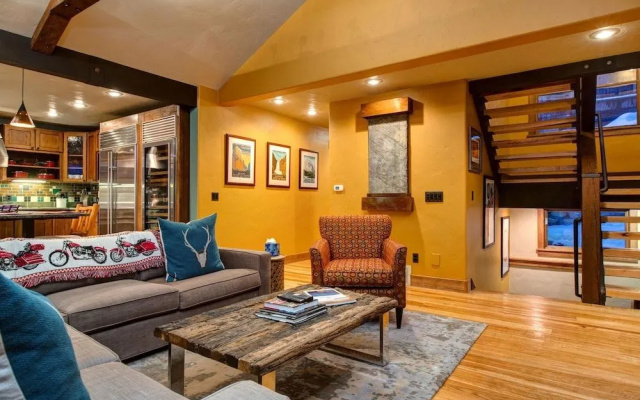 Upper Woodside Luxury 3 Bedroom Home