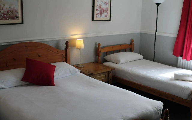 Oak Farm Hotel