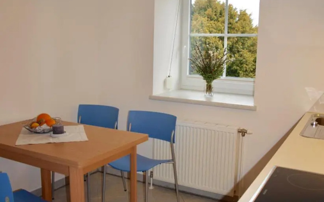 Charmantes Apartment mit Balkon zum Garten nahe Wien