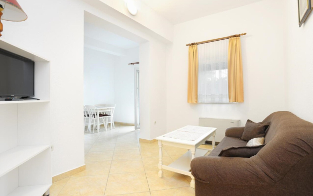 Apartment Lias - with restaurant: A1 Rogoznica, Riviera Sibenik