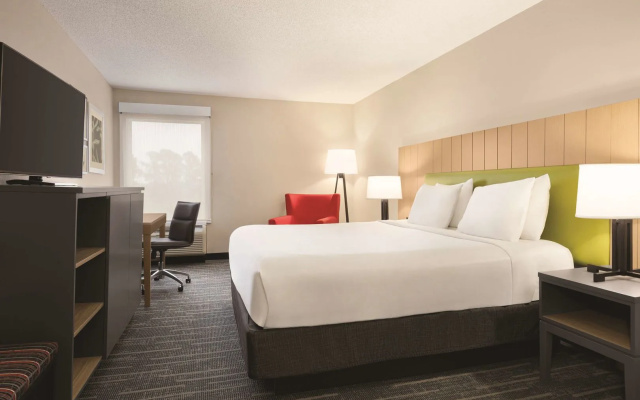 Country Inn & Suites by Radisson, Dunn I-95