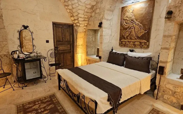 Cleopatra Antique Hotel