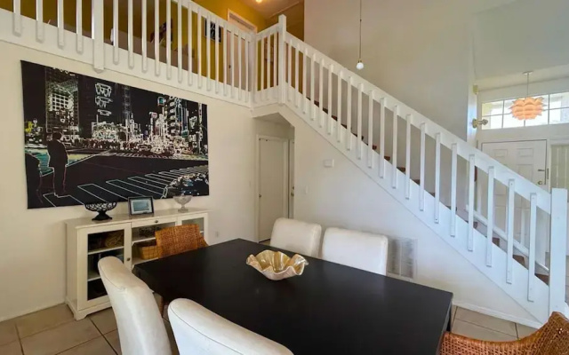 Upstay Stylish 3BR Family-friendly Retreat w Patio