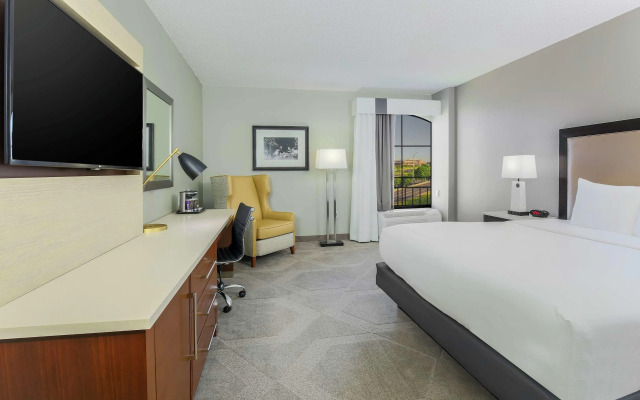 DoubleTree by Hilton Austin - University Area