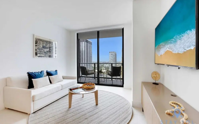 Oasis 1BR Apartment With Pool