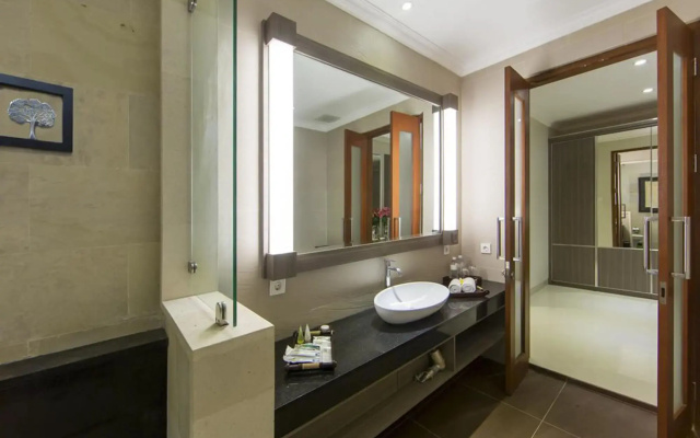 The Banyumas Suite Villa Legian