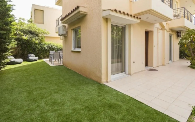 Scorpio Deluxe Apartment with Private Garden