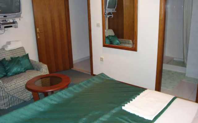 Apartments Neda Povlja