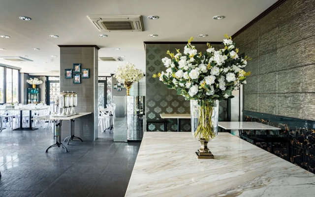 Lux Boutique Hotel