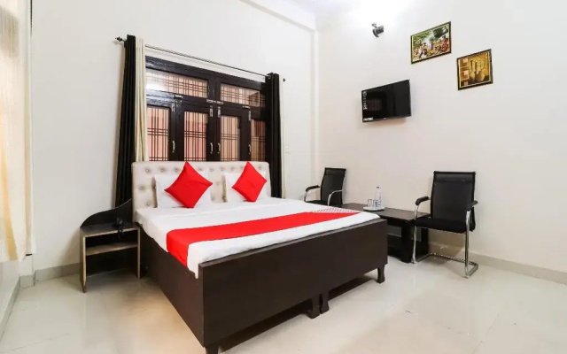 Hotel Royal by OYO Rooms