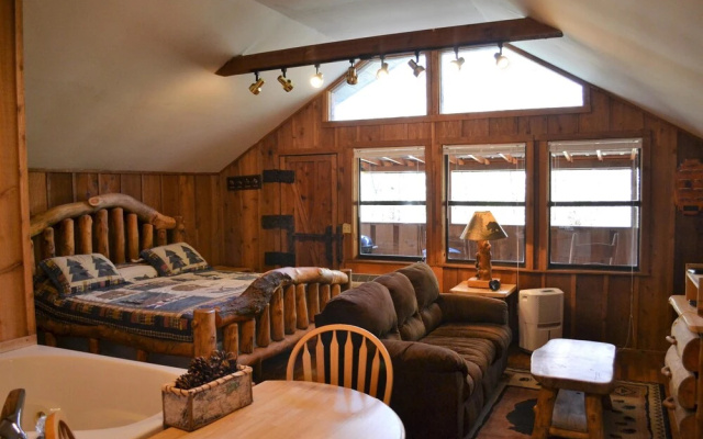 Cades Cove Hide Away