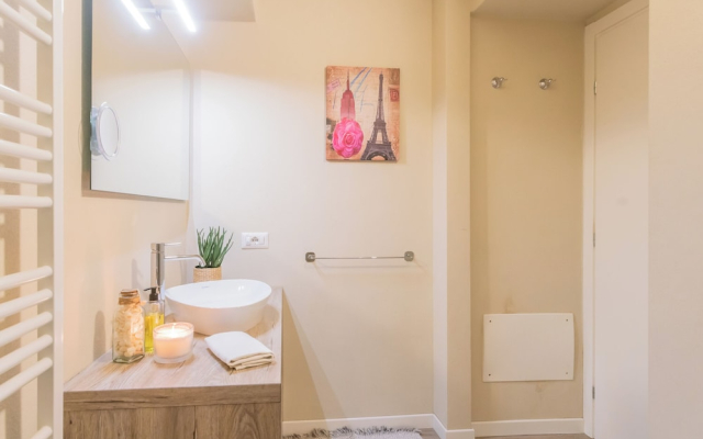 Romantic Escape City Centre With Jacuzzi & Parking by Rent all Como