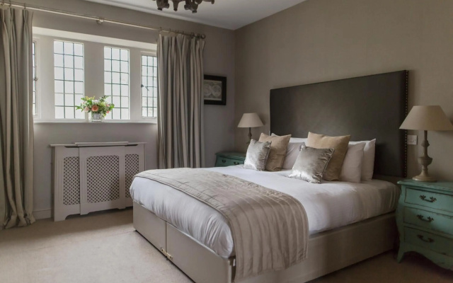 Abbey House Hotel