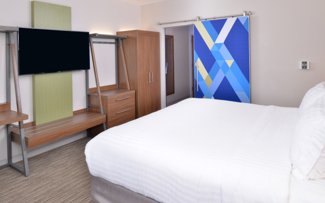 Holiday Inn Express & Suites Madison by IHG