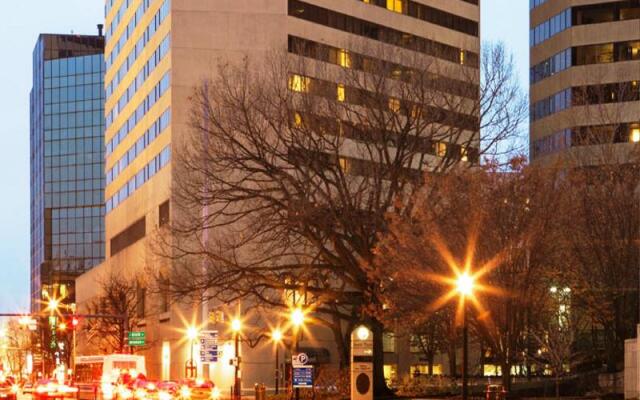 Отель Sheraton Hotel Columbus Capitol Square США, Колумбус - отзывы, цены и фото номеров - забронировать отель Sheraton Hotel Columbus Capitol Square онлайн вид на фасад