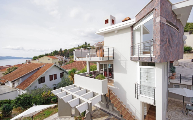 Studio apartment JaVi - free private parking: SA2 Trogir, Riviera Trogir