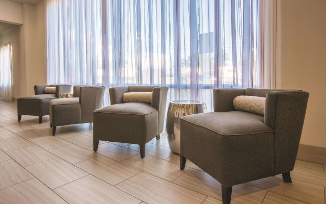 La Quinta Inn & Suites by Wyndham Hattiesburg - I-59