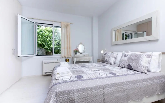 Secret Garden Apartment