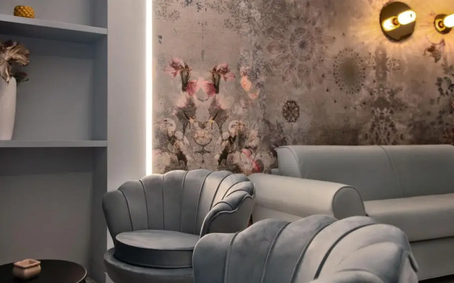 Lady Rose Class Suite
