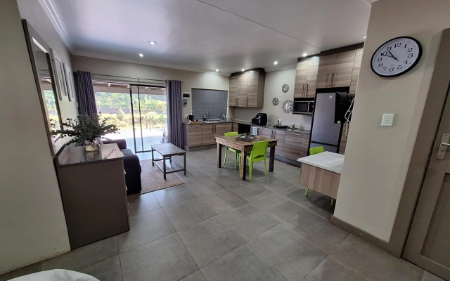 Studio 4 Churchill Lane Apartment
