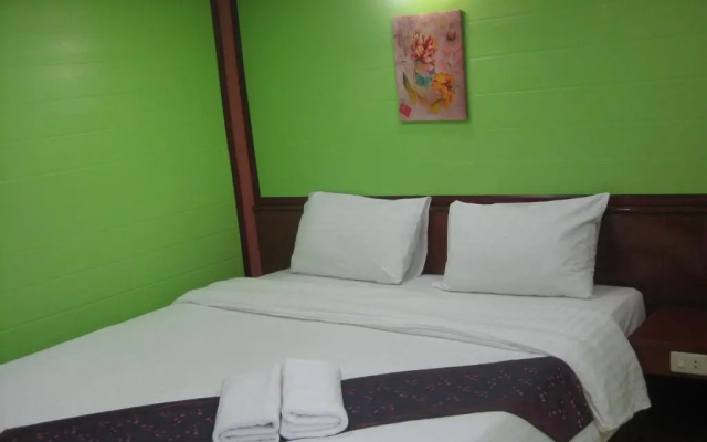 Haad Somboon House