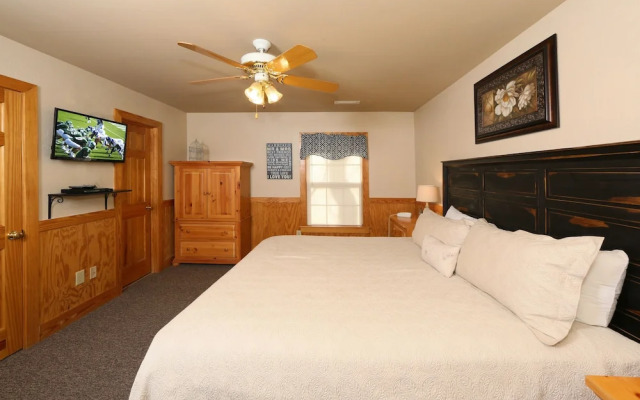 Cedar Falls 8 - Three Bedroom Chalet