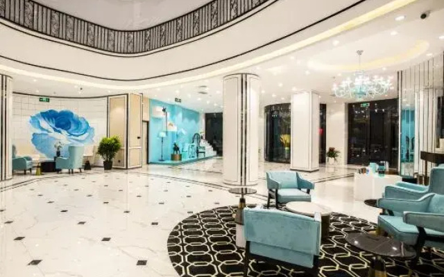Elong Hotel (Xi'an Shaanxi History Museum Stadium Metro Station Branch)