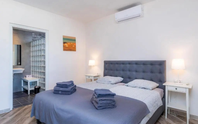 Beach Apartment 11