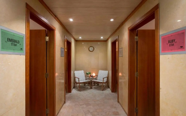 Gai Beach Resort Spa Hotel