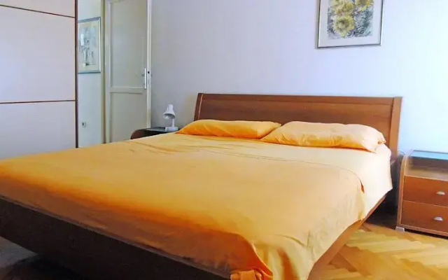 Apartment Mira