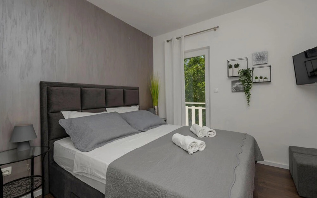 Nice Home in Makarska With Wifi and 2 Bedrooms
