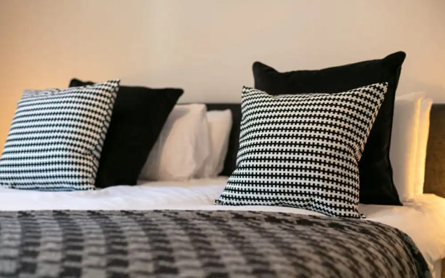 Elliot Suite No7 - Donnini Apartments