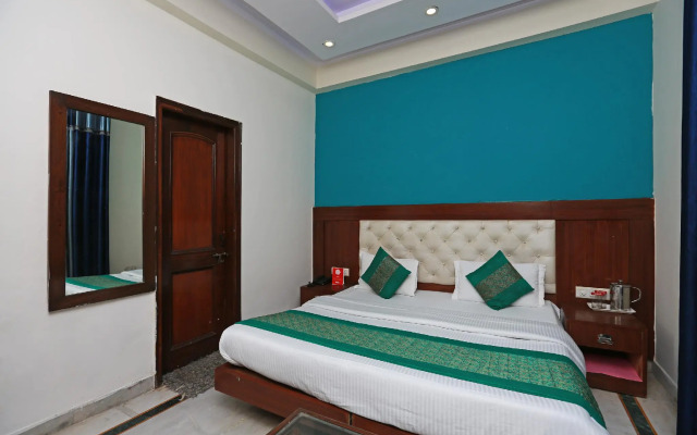 OYO 11559 Lakshay Residency