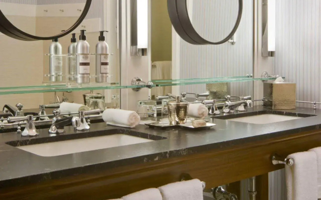Hotel Jerome, Auberge Collection
