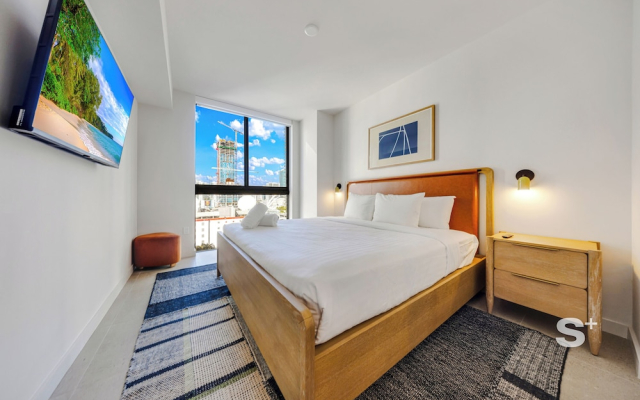 Modern and Cozy 1-BD- Rooftop pool & Gym