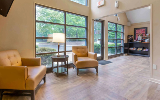 Suburban Studios Cary – RDU Airport
