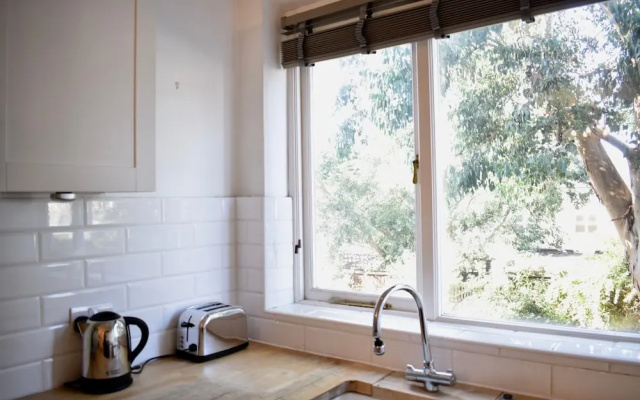 Stunning 1 Bedroom Apartment in South London