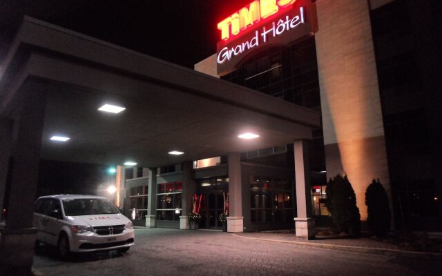 Отель Grand Times Hotel Quebec City Airport Канада, Л'Ансьен-Лорет - отзывы, цены и фото номеров - забронировать отель Grand Times Hotel Quebec City Airport онлайн вид на фасад
