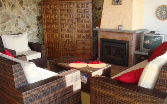 House - 3 Bedrooms with Pool and WiFi - 107066