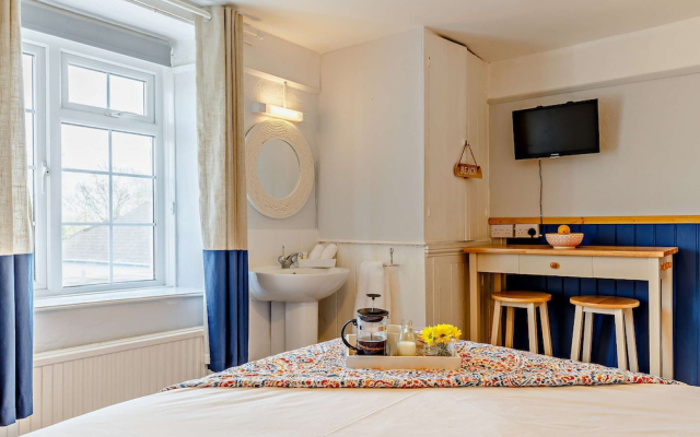 1605 by the sea