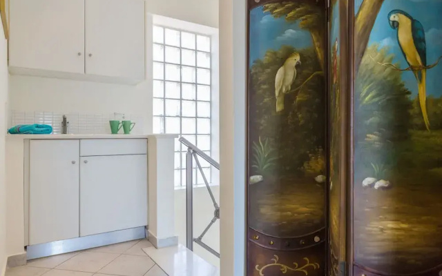 Santa Barbara lux studio in Marathonas