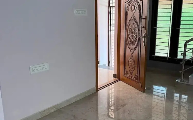 Eswari Lodge